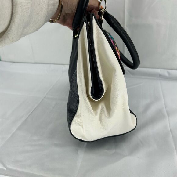 Betsey Johnson Floral Bow Satchel Handbag Black Women's Casual Bag NWOT - Picture 6 of 12